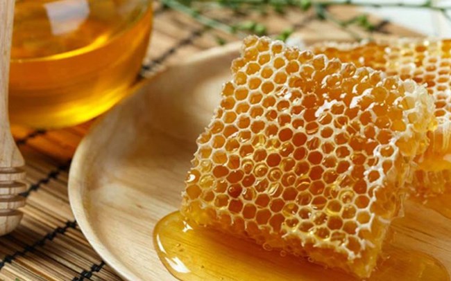 Honey Comb In Honey, Wonderfully Organic And Perfect For Your Health!