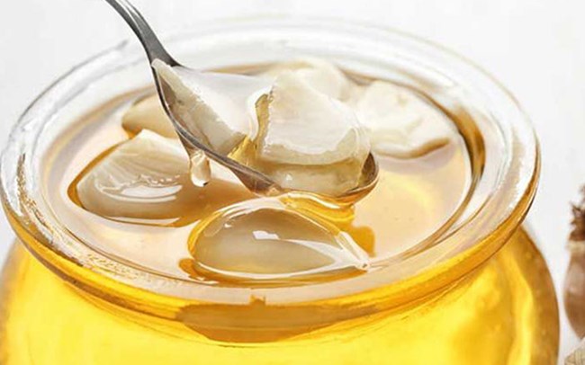 Garlic Honey from Nilackal Bee Garden with DOUBLE benefits!